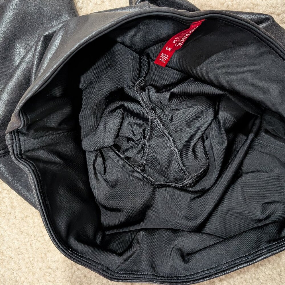 Faux leather shorts, L, Black - Picture 5 of 10